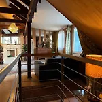 Center Apartment *